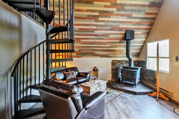 Hillside Cripple Creek Cabin with Hot Tub, Mtn Views! image 2