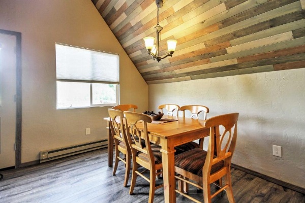 Hillside Cripple Creek Cabin with Hot Tub, Mtn Views! image 8